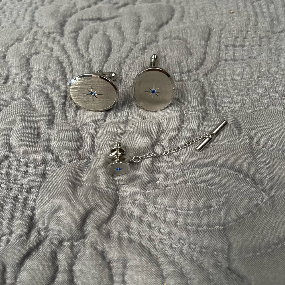 Vintage Silver Staburst Cufflinks and Tie Pin with Blue Jewel